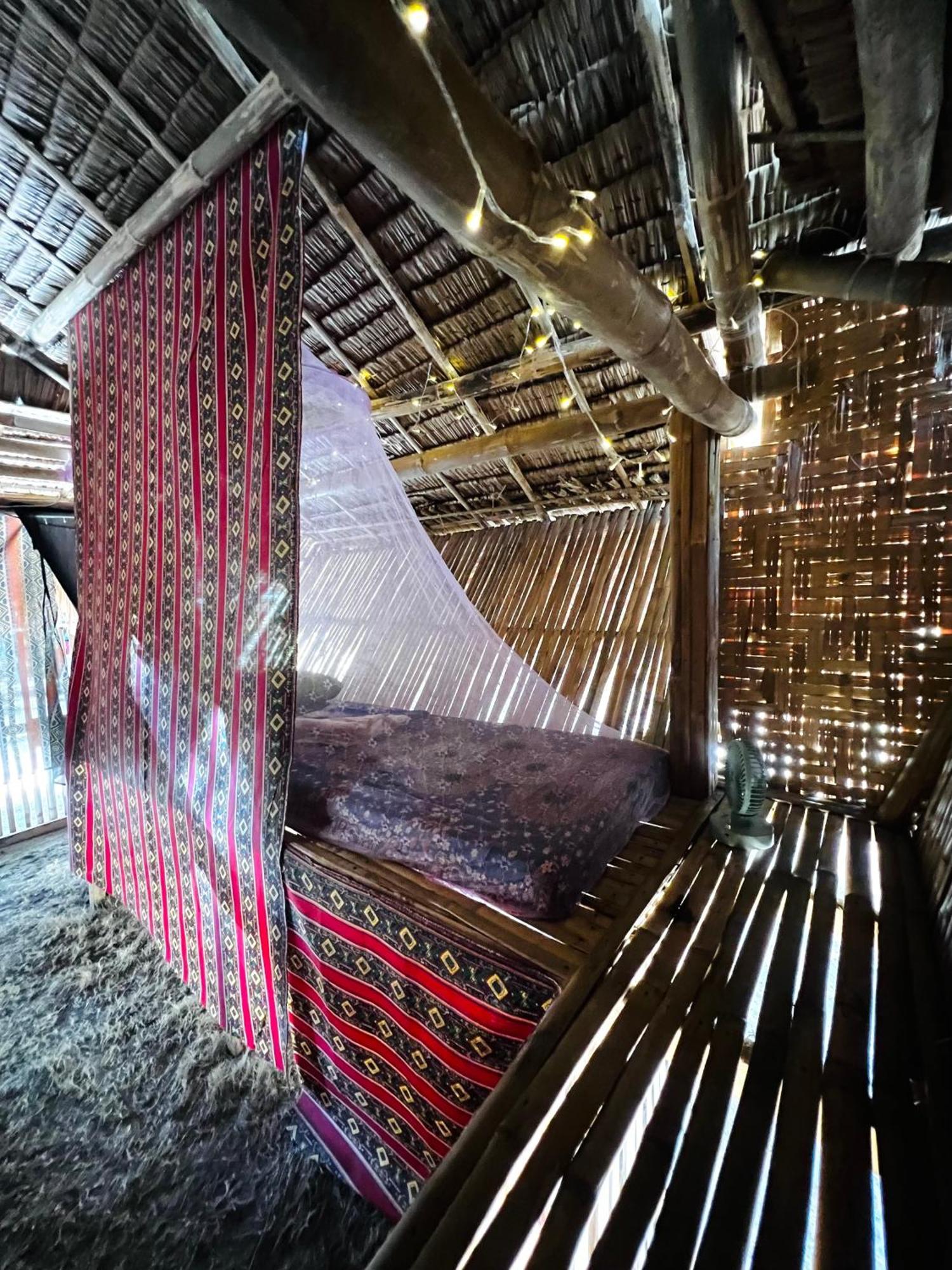 Albergue Tribal Huts Community Daanbantayan Habitación foto