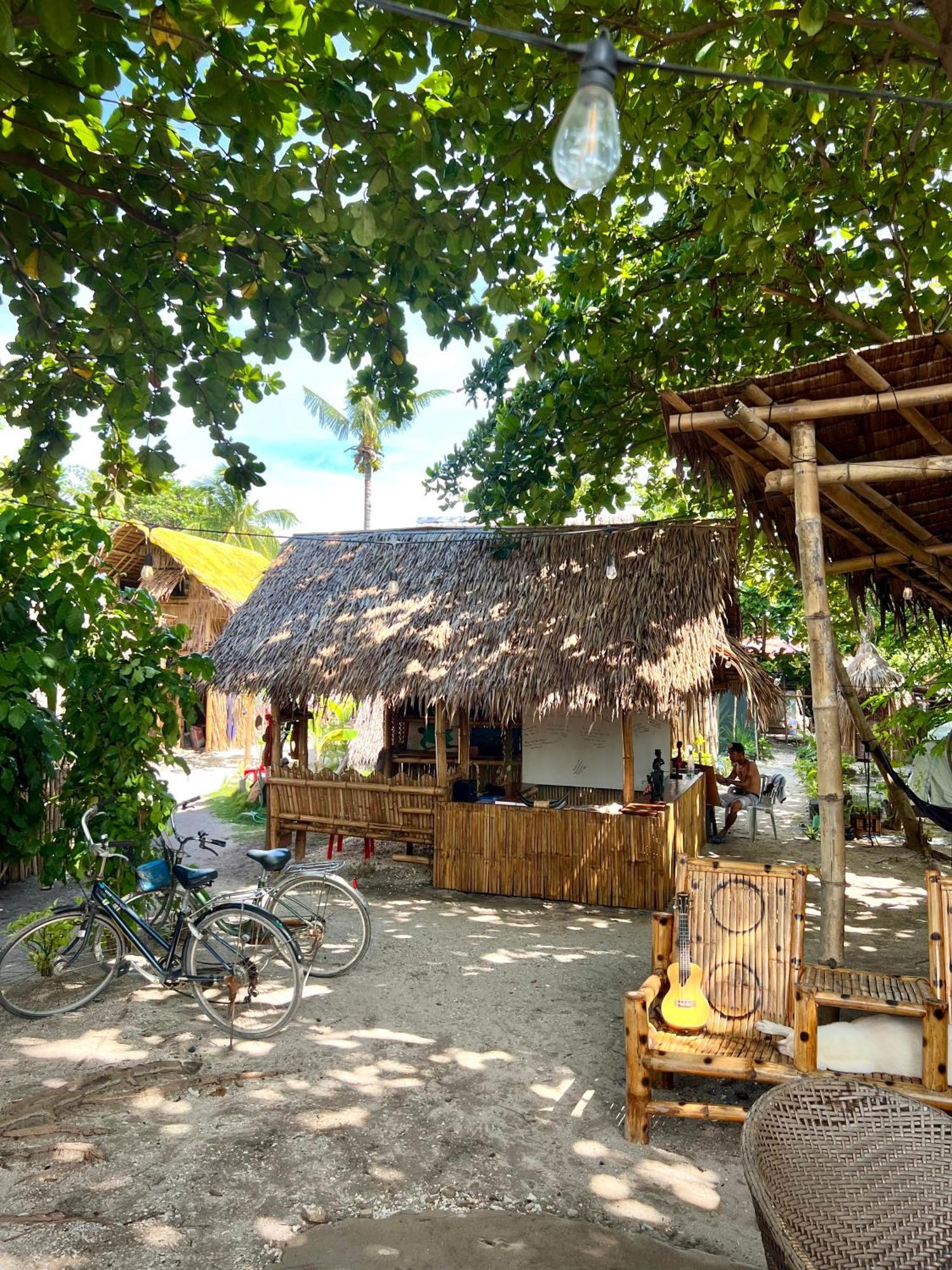 Albergue Tribal Huts Community Daanbantayan Exterior foto